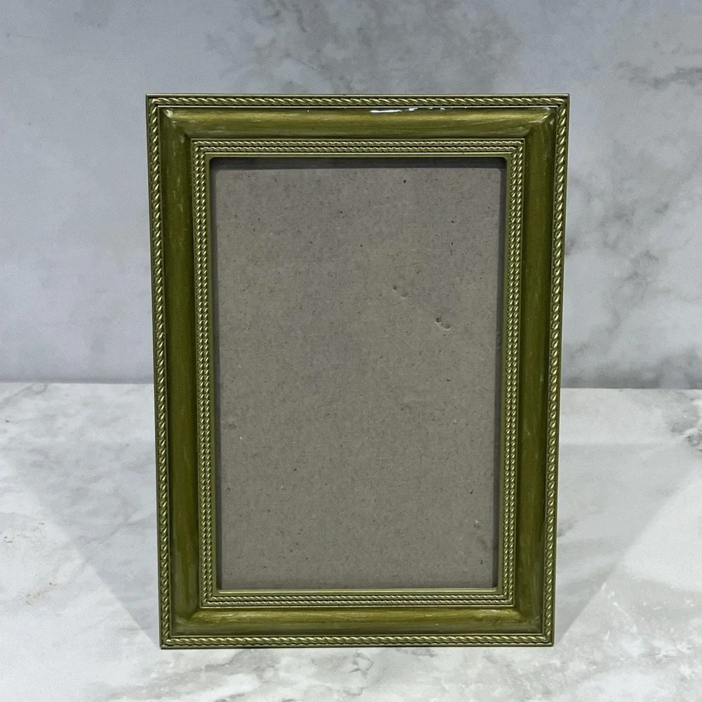 Ashleigh Manor Frame 5x7 Chartreuse Green Enamel Tabletop